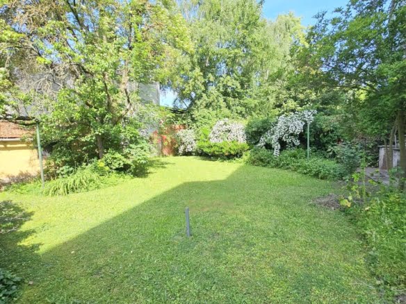 VERMIETET! Schick saniert! Große 2-Zimmer Wohnung mit Wohnküche + Gartennutz.- mainnah in Fechenheim