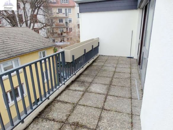 VERMIETET!2021 neu saniert! Toplage : Großes, sonniges 1 Zimmer Apt. mit Balkon + sep. Küche mit EBK