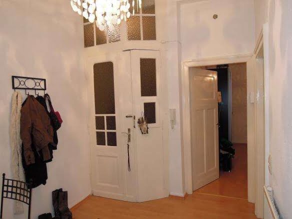 VERMIETET! Altbaucharme! Große 1- Zimmerwohnung mit Wohnküche + Wohndiele – ruhig und zentral in Rödelheim