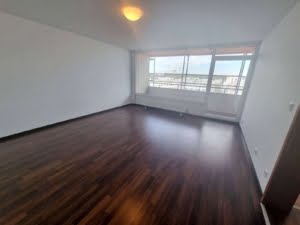 VERMIETET! Schicke 2 Zimmer Wohnung mit Balkon – Sachsenhausen + POOL+SAUNA im Haus!