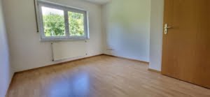 VERKAUFT! Ihr neues Heim erwartet Sie! Reihenhaus: 5 Zimmer + Terrasse + Garten + 2 KFZ-Stellplätze