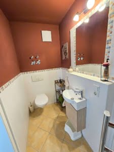 VERMIETET! Sehr großzügige 3-Zimmer Maisonette mit 2 Balkonen + TG-Platz – Top Lage Sachsenhausen