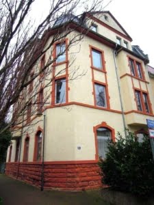 VERMIETET! Sonnige, großzügige 3 Zimmer Altbauwohnung – ruhig + zentral in Heddernheim