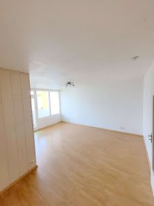 VERKAUFT! Sonniges 1-Zimmer Apartment- Balkon – ETW-Anlage in Frankfurt Nied