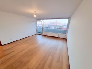 VERMIETET! Bester Skylineblick inkl. +Pool+Sauna im Haus! Schicke 3 Zimmer Wohnung mit Balkon –