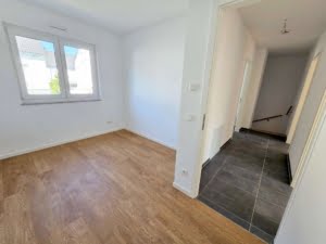 VERMIETET! Schick ! dieses nagelneue 4-Zimmer Townhouse mit Balkon + Terrasse – Offenbach