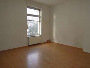 VERMIETET! Altbaucharme! Große 1,5 Zimmerwohnung mit Wohnkü – ruhig und zentral in Rödelheim