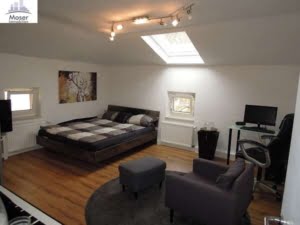 VERMIETET! Altbaufans aufgepasst! Große sanierte 2 Zimmer mit großer Wohnküche – zentral im Ostend