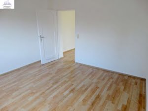 VERMIETET! Ruhig + renoviert 2019! Gepflegte 2 Zimmer mit Balkon – direkt am Kettler Krankenhaus