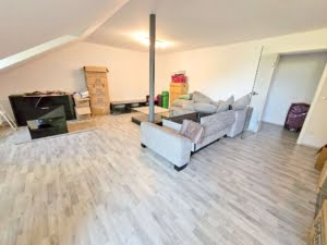 VERMIETET! Schickes 2-Zimmer Dachstudio mit großer Dachterrasse – ruhig + zentral Ostend