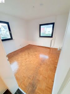 VERMIETET! neu saniert! Gemütliche 2 Zimmer Gartenwohnung im 2-Fam.Haus – zentral in Mühlheim