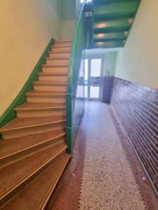 VERMIETET! Großzügige 4 Zimmerwohnung mit Holzdielenboden + Balkon – WG geeignet – zentralst in Offenbach