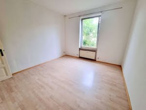 VERMIETET! Altbaucharme zentral in Bornheim! Gemütliche 3 Zimmer Wohnung mit Tageslichtbad