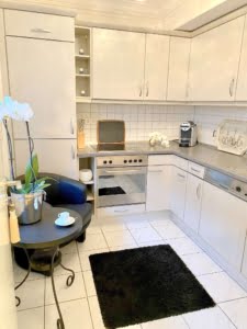 VERMIETET! Top Westend Lage! Charmant + Elegant! Voll möblierte 2 Zimmerwohnung mit 2 Balkonen