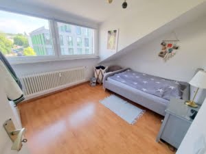 VERMIETET! Schick und gemütlich! 2 Zimmer DG-Wohnung in gepflegtem MFH zentral in Bad Soden