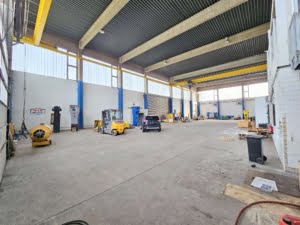 VERMIETET! Lager-/Produktionshalle mit vielen Möglichkeiten – gute Anbindung im Gewerbegebiet von Altenstadt