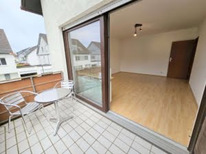VERMIETET! Gemütliche 2-Zimmer Wohnung mit Balkon + nagelneues Bad- Top Lage Rumpenheim