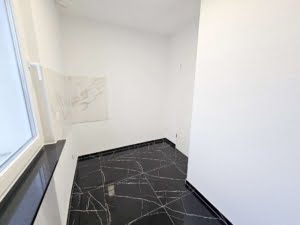VERMIETET! Top Nordendlage! Auch WG- geeignet! In 2023 nagelneu sanierte 3 Zimmerwohnung im 5. OG ohne! Aufzug