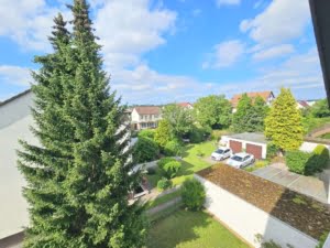 VERKAUFT! + Einzugsbereit! Große 3,5 Zimmerwhg mit Balkon plus Garage – top Lage Rumpenheim
