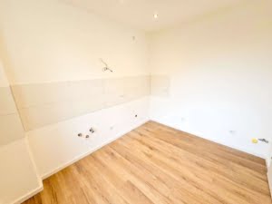 VERMIETET! Erstbezug kmpl. saniert! Sonnige 2-Zimmer Wohnung + Gartennutz.- mainnah in Fechenheim