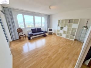 VERMIETET! WOW! TOP SKYLINEBLICK + POOL+SAUNA im Haus! Großes 1 Zimmer Apt. mit Balkon. –