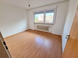 VERKAUFT! gepflegtes MFH mit 5-6 Whg. + 1 Garage + Hof + Garten – zentrale Lage Bad Soden