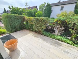 VERMIETET! Große 4-Zimmer Gartenwohnung mit 2 Balkonen + schickem  Bad  – top Lage Rumpenheim