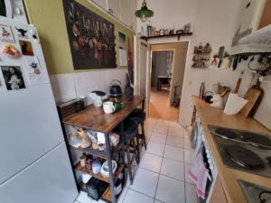 VERMIETET! Altbaucharme zentral in Bornheim! Helle 3 Zimmerwohnung direkt auf der Berger Straße