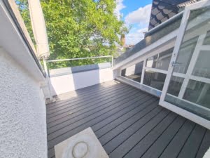 VERMIETET! Stylisch! Schicke 4 Zimmer offene Maisonette mit 2 Bädern + 2 Balkonen – Sachsenhausen