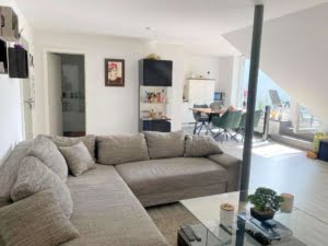 VERMIETET! Schickes 2-Zimmer Dachstudio mit großer Dachterrasse – ruhig + zentral Ostend