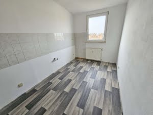 VERMIETET! Sonnige + große 3 Zimmer Dachgeschosswohnung – Hanau Nähe TÜV – zentrale Lage