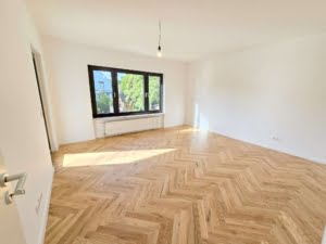 Nagelneu saniert! Große 3 Zimmer mit Terrasse + Garten – Parkettboden – Wohnküche – Neu Isenburg