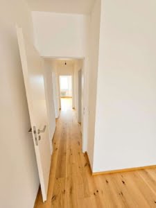 VERMIETET! Erstbezug nach Sanierung! Sonnige 4 Zimmerwohnung mit Balkon + Weitblick – Kriftel
