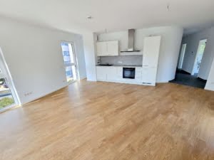 VERMIETET! Nagelneu + richtig schick : 3-Zimmerwohnung mit Balkon – ruhig in Offenbach-Ost