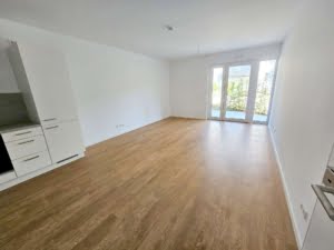VERMIETET! Nagelneu + richtig schick : 3-Zimmerwohnung mit Balkon – ruhig in Offenbach-Ost