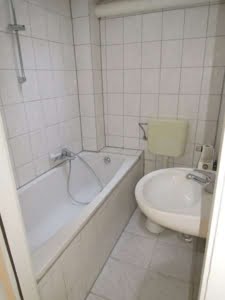 VERMIETET! Sonnige, gemütliche 2-Zimmerwohnung im Dachgeschoss – zentral gelegen im Gallusviertel
