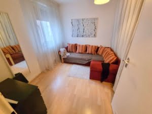 VERMIETET! Gemütliche 3- Zimmerwohnung mit großer Terrasse – zentral in Rödelheim