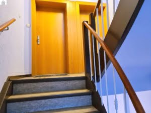VERMIETET! Beste Lage direkt am Schweizer Platz! Gemütliche 2 Zimmerwohnung mit EBK im 4. OG