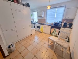 VERMIETET! Sonnige 2 Zimmerwohnung mit Wohnküche + großem Balkon – Bornheim Grenze Ostend