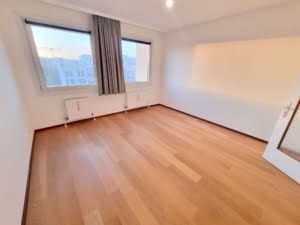 VERMIETET! Bester Skylineblick inkl. +Pool+Sauna im Haus! Schicke 3 Zimmer Wohnung mit Balkon –