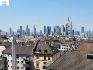 VERKAUFT! Schwimmbad + Sauna im Haus! Neu saniert! 3-Zimmer mit Balkon – Sachsenhausen