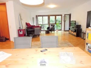VERMIETET! sonnige 4,5 Zimmer mit Balkon – Parkett + Schwimmbad/Sauna im Haus – Niederad