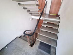 VERMIETET! Nagelneu renoviert! Gemütliches 1 Zimmer Apartment inkl. Einbauküche – FFM-Sossenheim