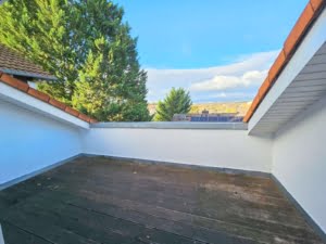 VERKAUFT! Panoramablick! Große 2 Zimmerwohnung mit Dachterrasse + TG-Platz – Top Lage Bad Vilbel