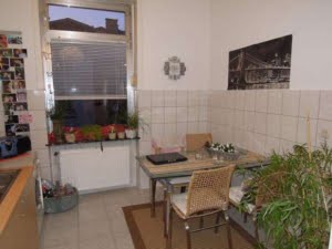 VERMIETET! Altbaucharme! Große 1,5 Zimmerwohnung mit Wohnkü – ruhig und zentral in Rödelheim