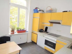 VERMIETET! Altbaucharme pur ! 2 Zimmerwohnung mit Wohnküche – zentral + ruhig im Ostend Nähe EZB