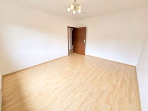 VERMIETET! Gemütliche 2-Zimmer Wohnung mit Balkon + nagelneues Bad- Top Lage Rumpenheim