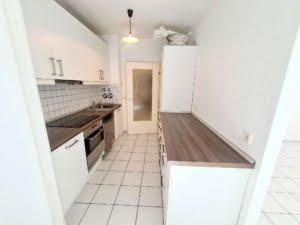 VERMIETET! Gartenwohnung Sachsenhäuser Berg: 2 sonnige Zimmer + EBK + Balkon + eigener Garten
