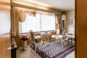 VERKAUFT! Prachtvolle Villa mit Schwimmbad und Parkgrundstück mit Teich – Hollywood-Feeling im Rheingau!