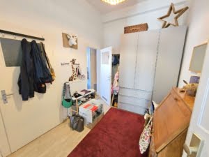 VERMIETET! Gemütliche 2 Zimmerwohnung mit Wohndiele + Wannenbad – ruhig+ zentral in Rödelheim